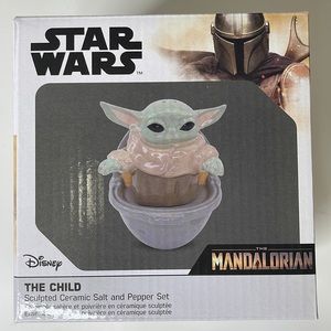 Star Wars Mandalorian Baby Yoda The Child Ceramic Salt Pepper Shaker Set